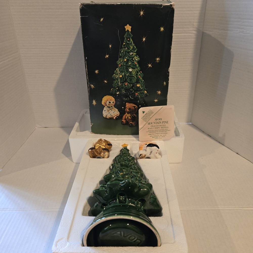 70's Avon MERRY CHRISTMAS TREE HOSTESS Set Ceramic Salt Pepper Pomander Vintage